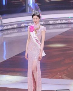 杨梓瑶,荷兰华裔,北影在读,2024港姐季军,比冠军还美!