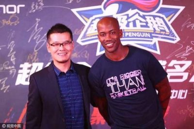 杨毅到底有多牛?马布里是他赚钱机器,年入数百万豪气冲天