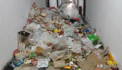 看完这些宿舍环境 终于明白富士康员工为什么要徒步走回家了