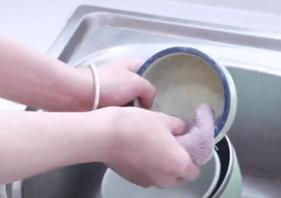 银手镯戴哪个手?大有讲究,今天总算明白了