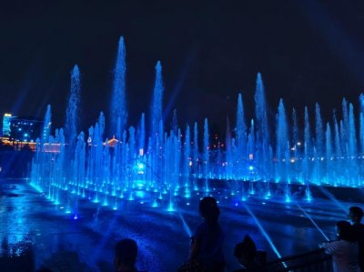 大雁塔音乐喷泉最新开放(大雁塔音乐喷泉收费引质疑)