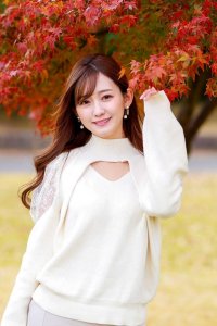 日本车模介绍,25岁才成为赛车模特的中村比菜