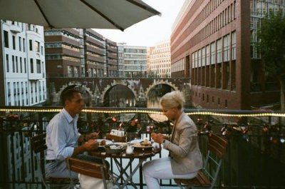 不发朋友圈的女生性格,女生的性格能看出家境