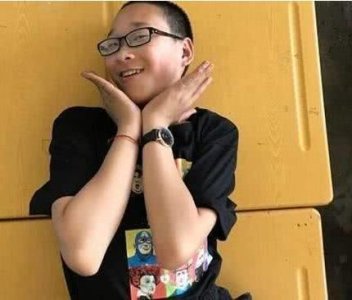 郭乐乐网吧被打后又在大街被打!这位14岁的网红都做了啥?