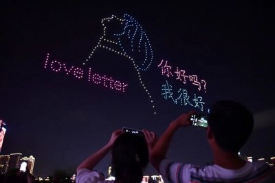 南方周末2023新年献词:总有奋不顾身的相信,总要坚韧恒久的勇气