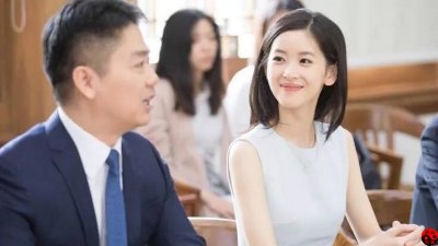 第一个爆料“刘强东事件女主角”的并非凤姐,但她同样面临被起诉