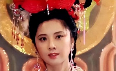 女儿国国王”朱琳的传奇人生:身材苗条,风韵犹存。