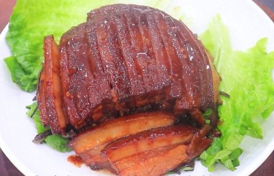 这才是扣肉的地道做法,厨师长的烹饪技巧高,好吃不油腻,真香