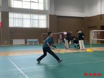张店八中羽毛球队获区体育节比赛混合团体第一