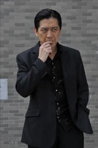 黑帮大佬专业户,因是大陆人常年被人欺负