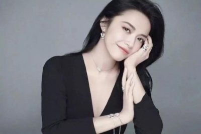 姚晨:再婚嫁普通丈夫,一家4口其乐融融,私藏的存折牵出泪水