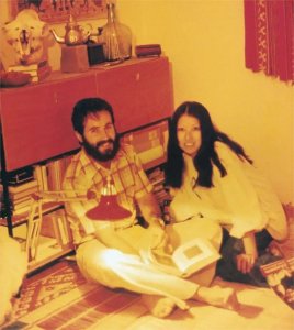 三毛与荷西:旷世爱情,真如她笔下那般美好?李敖:都是她的幻想